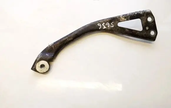 Subaru Outback Engine mounting bracket