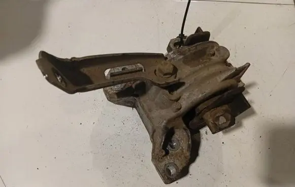 Citroen C5 Engine mount bracket 