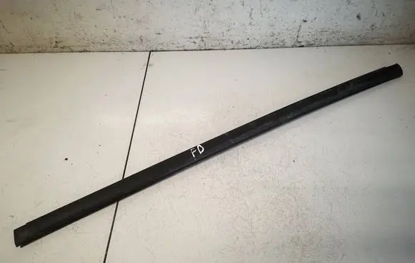 Mercedes-Benz E W211 Front door glass trim molding