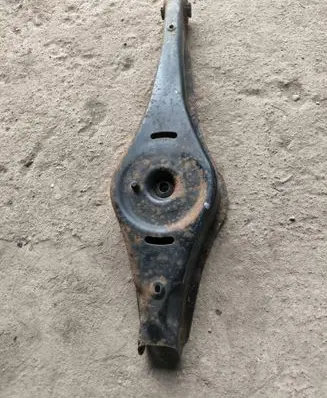 Volkswagen Golf V Rear control arm 1K0505371