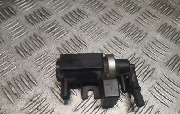 Mercedes-Benz A W169 Turbo solenoid valve 0051535528 A0051535528