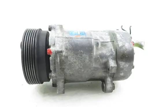 Volkswagen Golf IV Air conditioning (A/C) compressor (pump) 1J0820803K