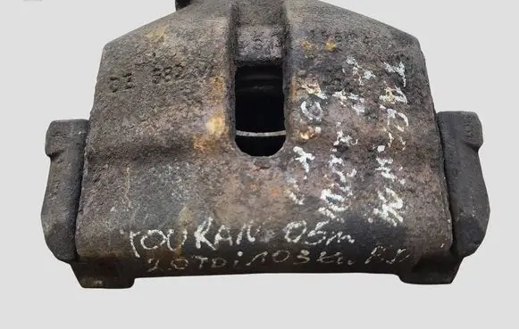 Volkswagen Touran I Front brake caliper
