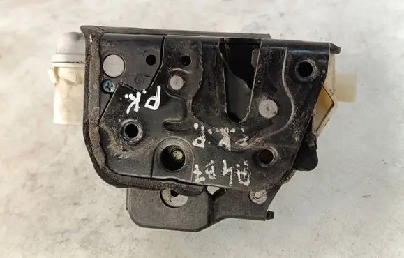 Audi A4 S4 B7 8E 8H Front door lock 8E1837015AA