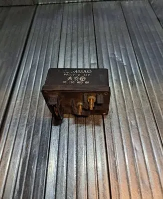 Glow plug pre-heat relay
