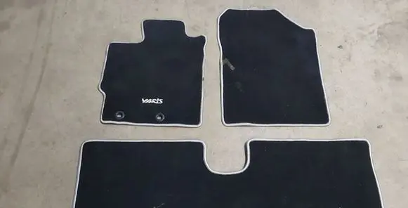 Toyota Yaris Car floor mat set 