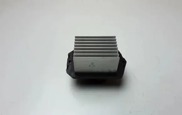 Suzuki Swift II Heater blower motor/fan resistor 0778000710