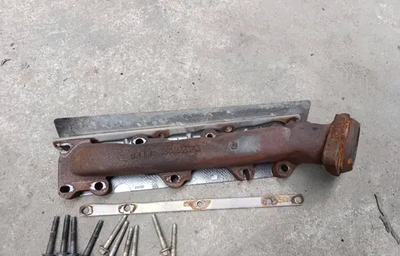 Exhaust manifold