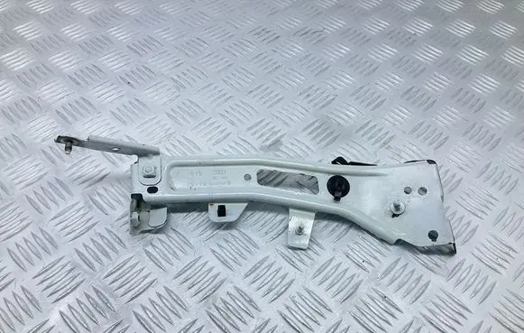 Audi A4 S4 B9 Fender mounting bracket 8W0821136B