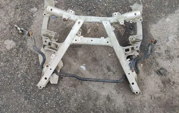 BMW 5 E39 Front subframe 1092867 1092868