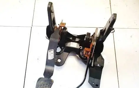 Opel Astra J Brake pedal 13315200 0000350