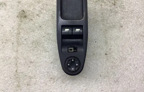 Peugeot Expert Electric window control switch E30639