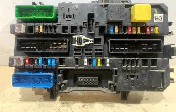 Opel Zafira B Fuse module 5DK00866953