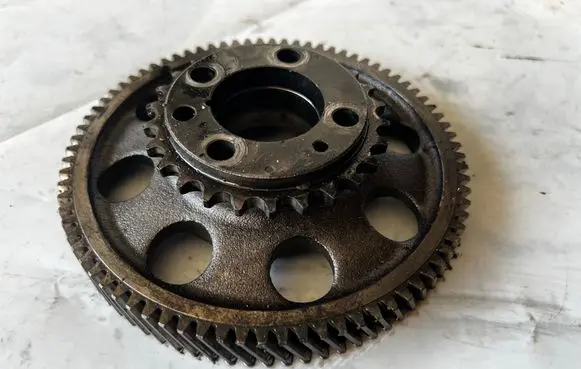 Nissan Patrol Y61 Fuel pump gear (pulley)