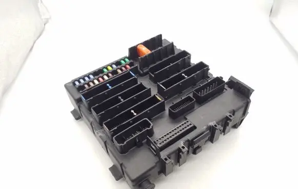 Opel Vectra C Power management control unit 13205774