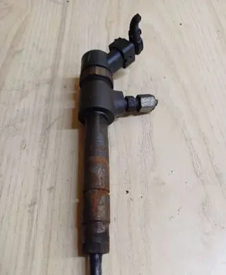 Opel Zafira B Fuel injector 0445110276