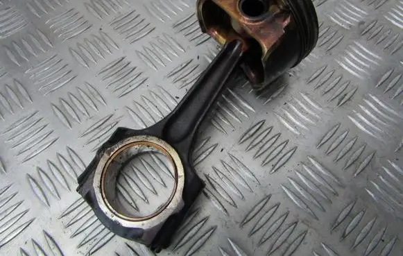 Citroen C5 Piston with connecting rod