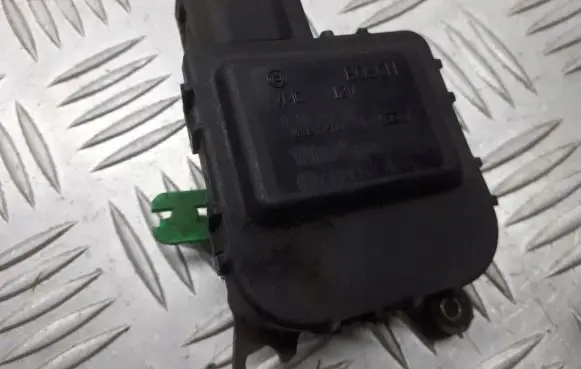 Audi A3 S3 8L A/C air flow flap actuator/motor 1J1907511B