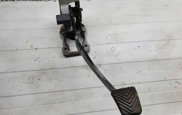 Hyundai Sonata Brake pedal 938103K000