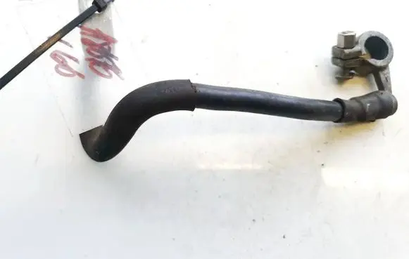 Volkswagen Golf V Positive cable (battery)
