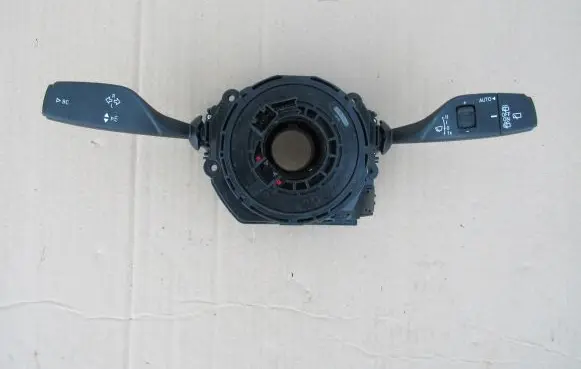 BMW 2 F46 Wiper turn signal indicator stalk/switch 9363597