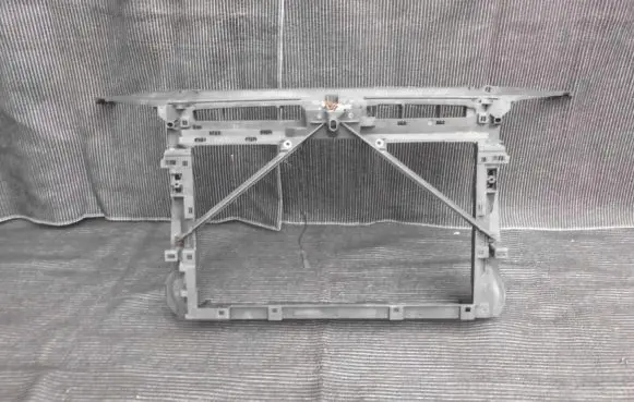 Skoda Octavia Mk3 (5E) Front bodywork piece 