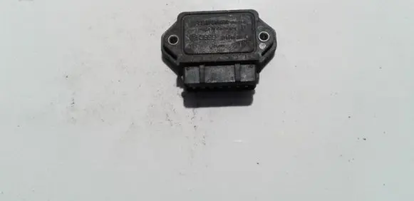 Audi 80 90 B2 Ignition amplifier control unit 211905351D