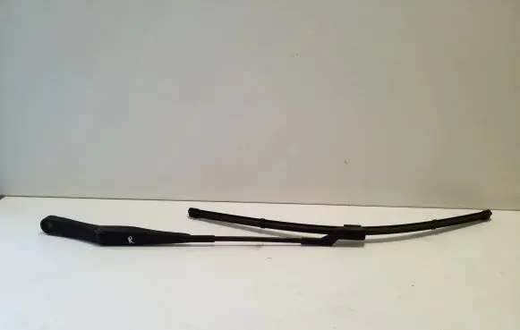 Volkswagen Amarok Front wiper blade arm 2H2955409B