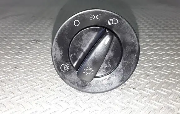 Skoda Octavia Mk1 (1U) Light switch 3B0941531B
