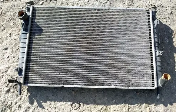 Ford Cougar Coolant radiator 93BW8K161CE