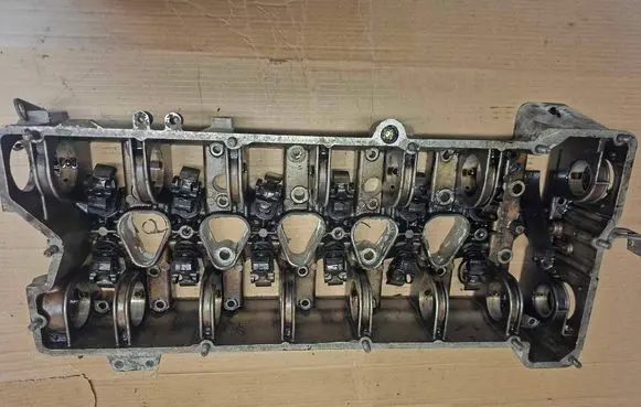 Mercedes-Benz 280 450 W116 Engine head R1100162104