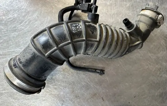 Renault Scenic IV - Grand scenic IV Air intake hose/pipe 165767706R 70134303