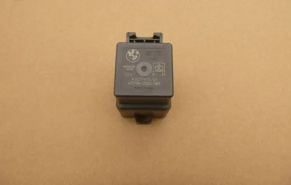 BMW 1 F20 F21 Coolant fan relay 9207913 61369207913