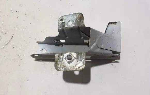 Renault Trafic II (X83) Fender mounting bracket 8200523290