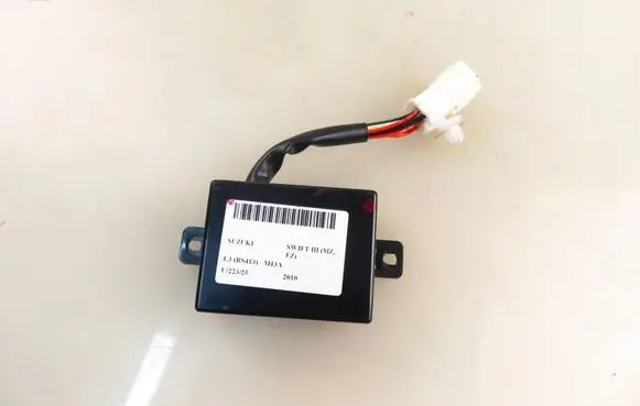 Suzuki Swift I Door central lock control unit/module 3866062J0