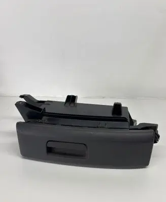 Volkswagen Golf Plus Glove box 5M0882599A