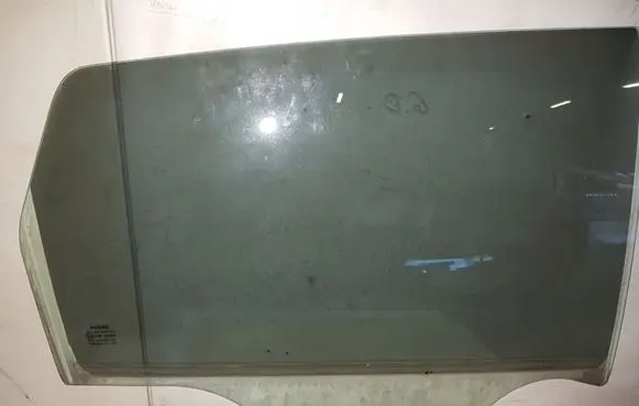 Nissan Qashqai Rear door window glass