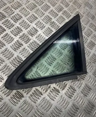 Volkswagen Touran I Front triangle window/glass 1T0845411 E000255