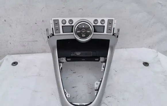 Toyota Verso Climate control/heater control trim 