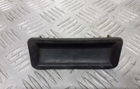 Skoda Fabia Mk1 (6Y) Tailgate/boot open switch button 6Y0827574