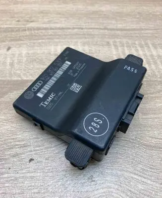 Volkswagen Golf V Gateway control module 1K0907530F 1K0907951