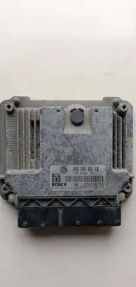 Volkswagen Touran I Engine control unit/module 03G906021LB 0281013238