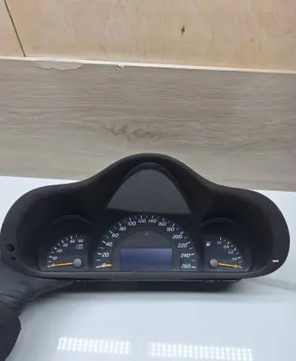 Mercedes-Benz C W203 Speedometer (instrument cluster) 110080184 A2035401947