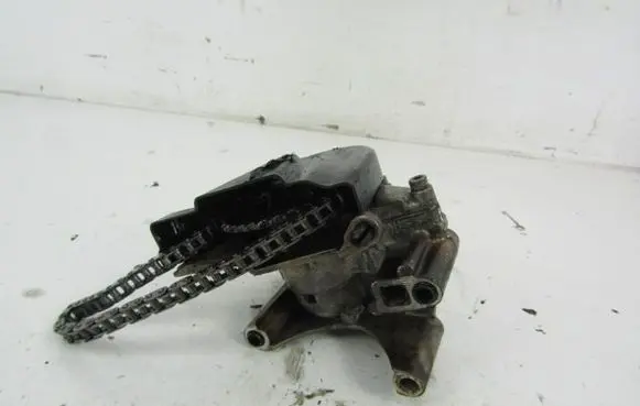 Seat Ibiza III (6L) Oil pump 03D103669B
