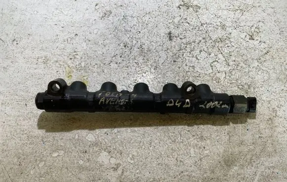 Toyota Avensis T220 Fuel main line pipe 3945812010