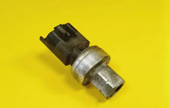 Peugeot 207 Air conditioning (A/C) pressure sensor 9647971280
