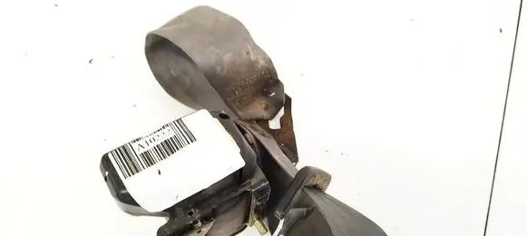 Middle seatbelt (rear)