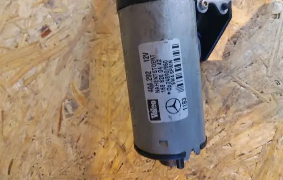 Mercedes-Benz C W202 Rear window wiper motor 1688200442 404292