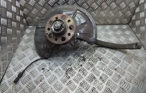 Mercedes-Benz CLS C219 Front wheel hub