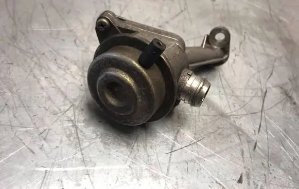 Mercedes-Benz SL R129 EGR valve A0021403560